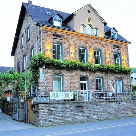 Ferienwohnungen By Weingut Hommes In Ernst Mosel Exterior photo