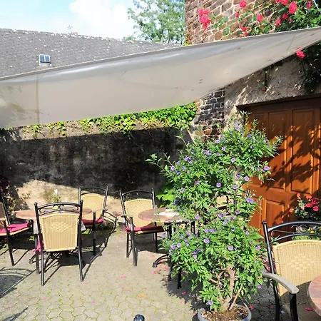 Ferienwohnungen By Weingut Hommes In Ernst Mosel Exterior photo