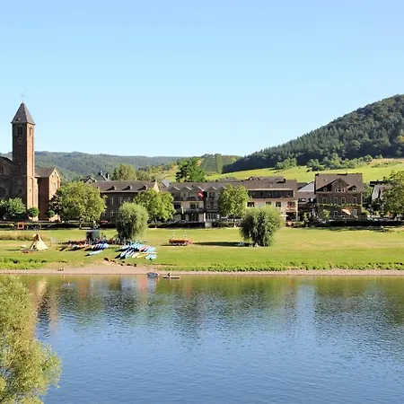 Ferienwohnungen By Weingut Hommes In Ernst Mosel Exterior photo