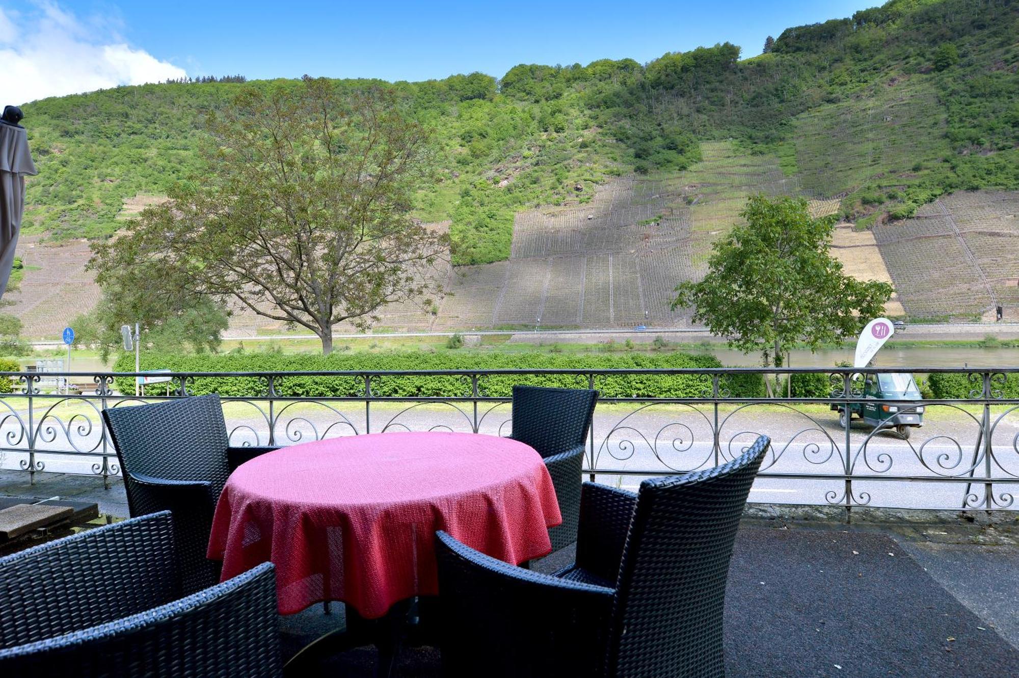 By Weingut Hommes In Mosel Apartment Ernst